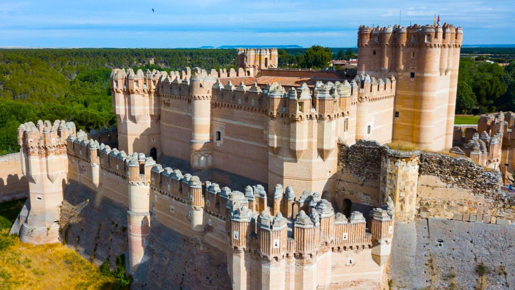 Coca alberga uno de los castillos gótico-mudéjares más increíbles del mundo.