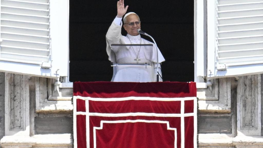 El papa León XIV preside una vigilia en la basílica de San Pedro el pasado sábado.