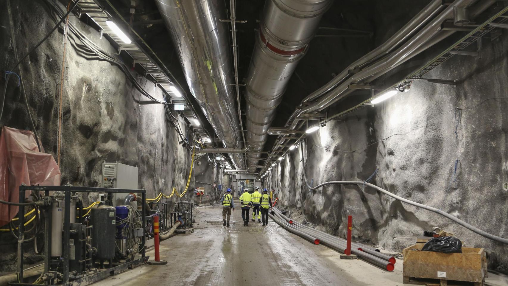 Vista de uno de los túneles donde se depositarán los contenedores con los residuos nucleares en Finlandia.