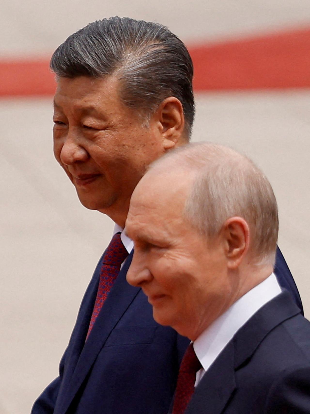 Xi Jinping y Vladímir Putin durante la cumbre en Pekín.
