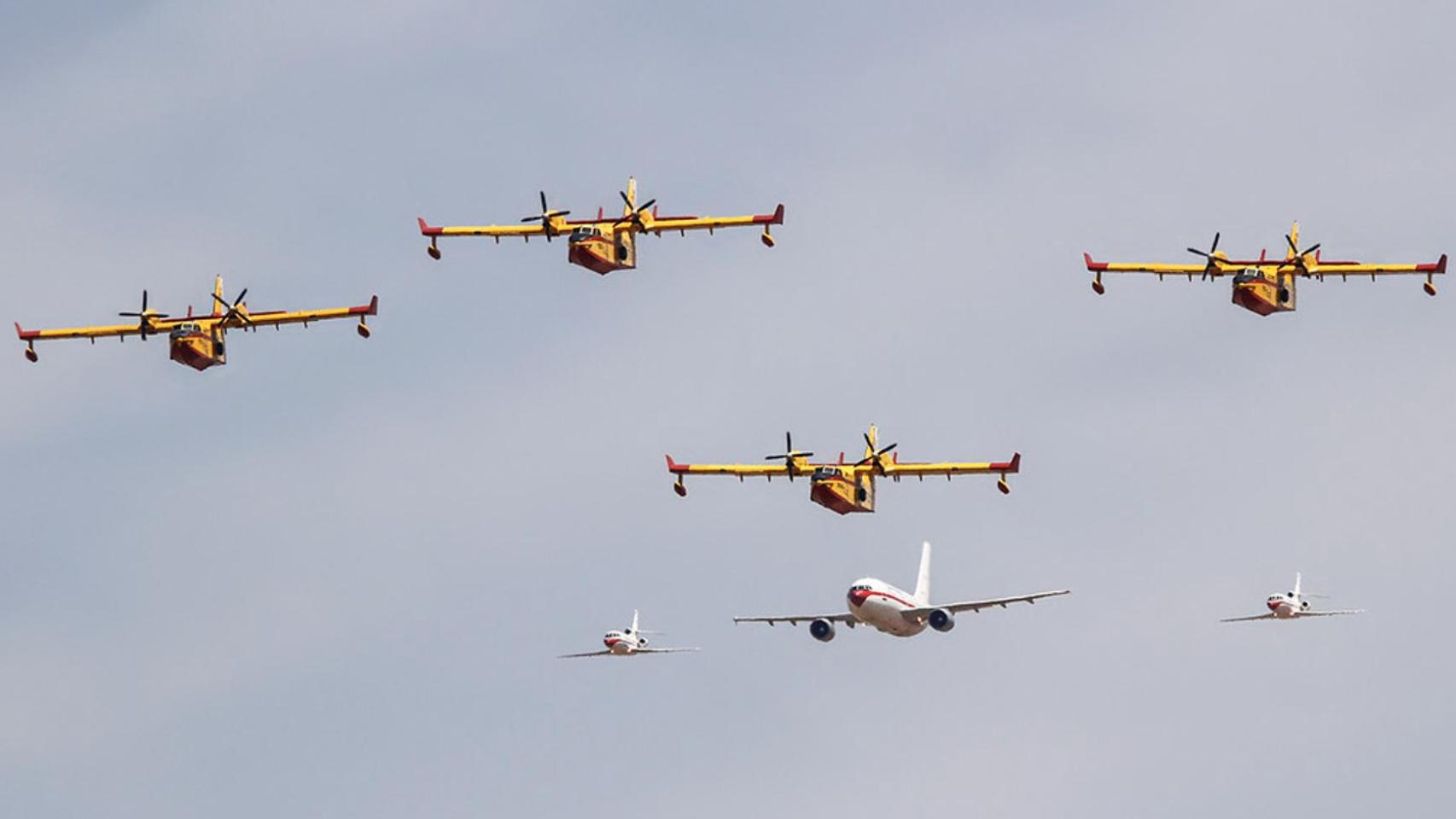 Imagen del desfile aéreo de las Fuerzas Armadas.