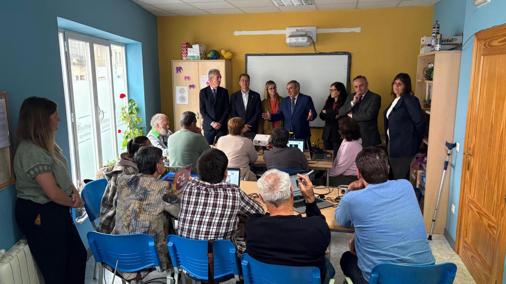 Visita del consejero al Centro Rural Ocupacional Fundabem en Castilla y León.