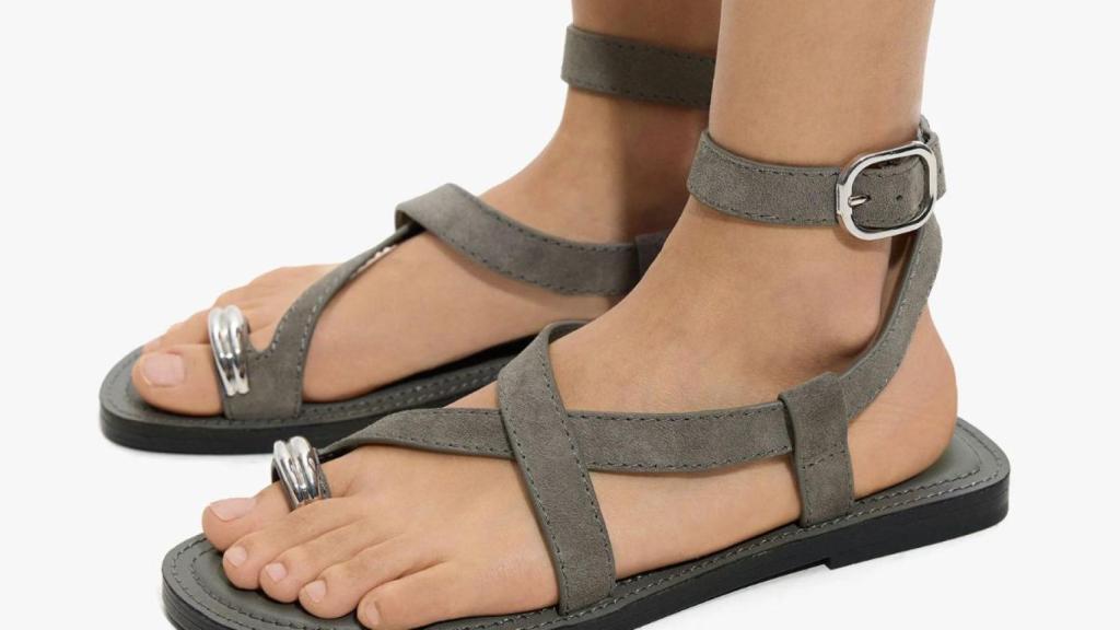 sandalias planas de dedo de Parfois.jpg