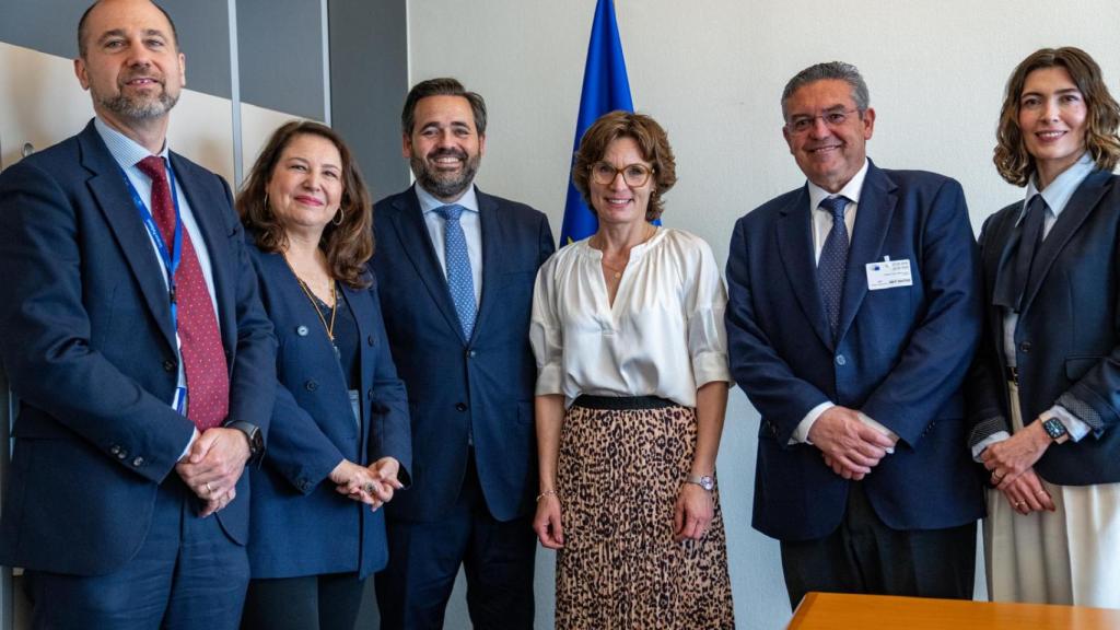 Delegación del PP castellanomanchego y autoridades europeas.