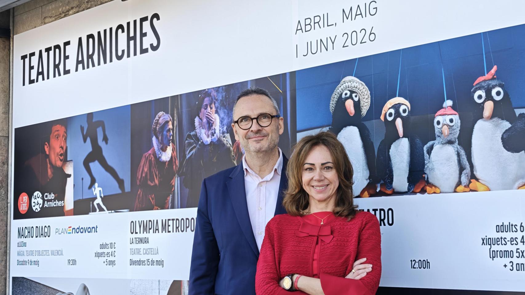 El director del IVC Álvaro López-Jamar y la nueva delegada en Alicante, Ana Bonmatí, este miércoles frente al Arniches.