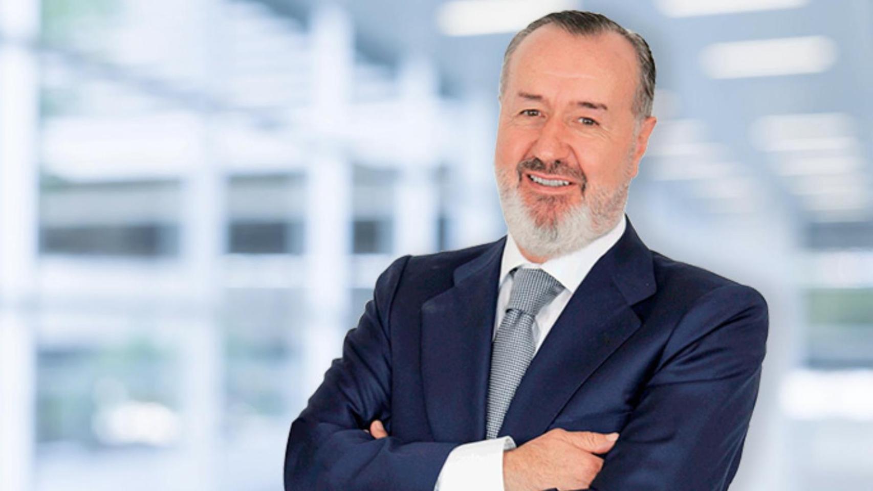 Ángel Martín, el propietario de la Clínica Menorca y el bar La Tienta de Madrid.