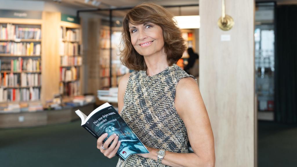 La escritora en la Casa del Libro.
