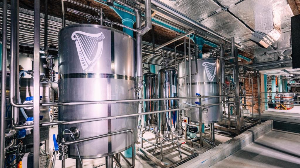 Interior de la fábrica Guinness en Londres.