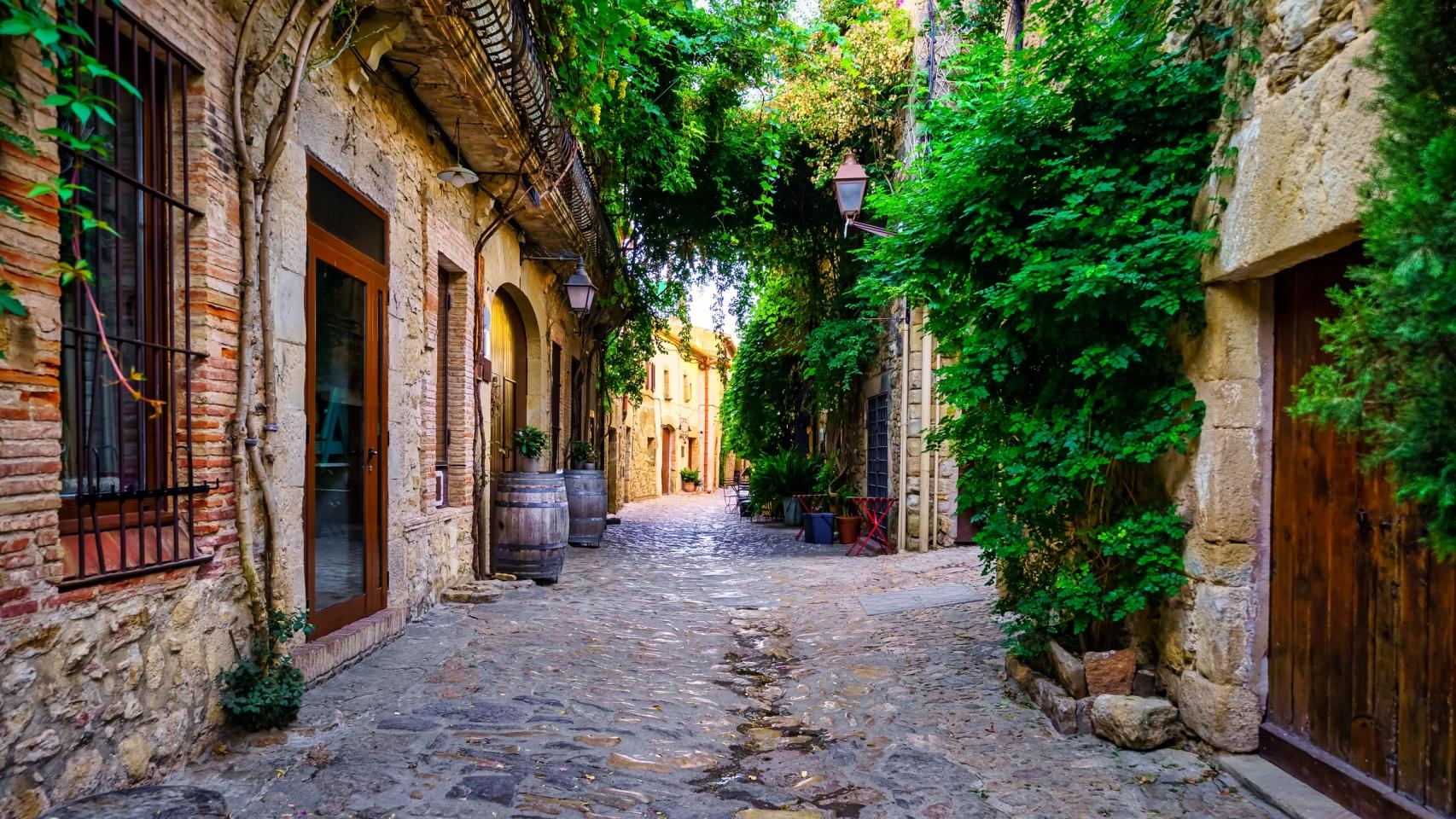 Calles de Peratallada (Girona)
