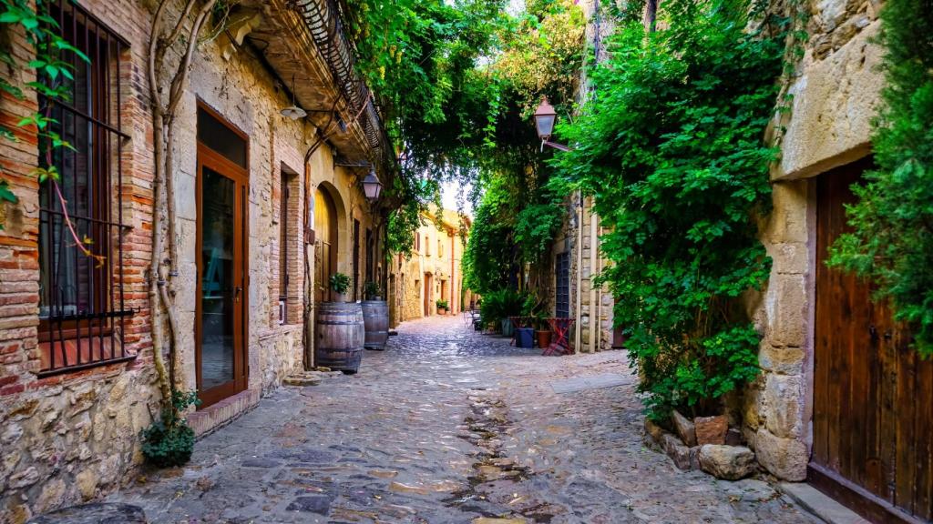 Calles de Peratallada (Girona)