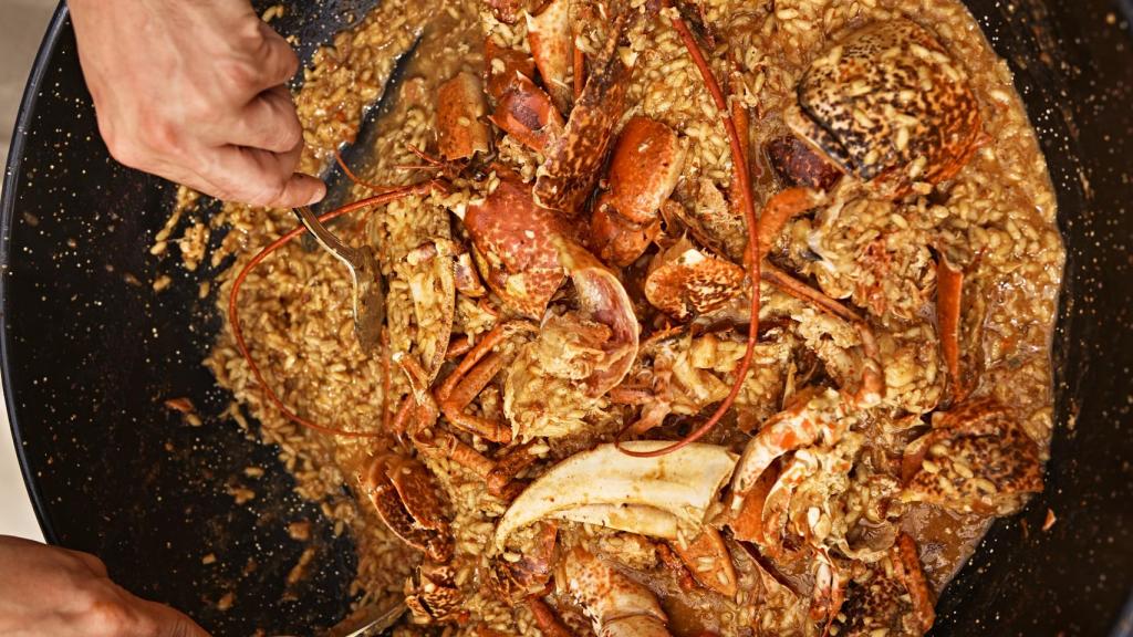 Un arroz con langosta, una de las especialidades de la carta.