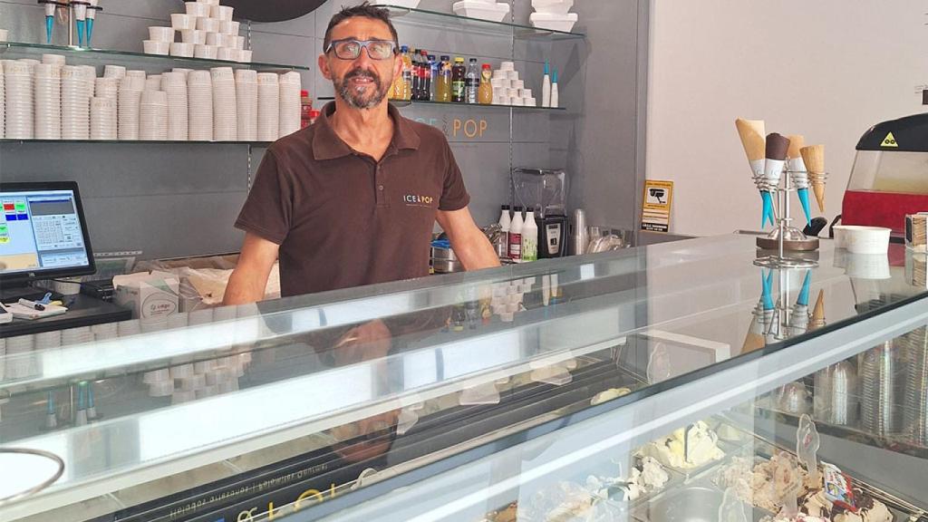 Imagen de Roberto Llamas Urbón, heladero en Palencia. 