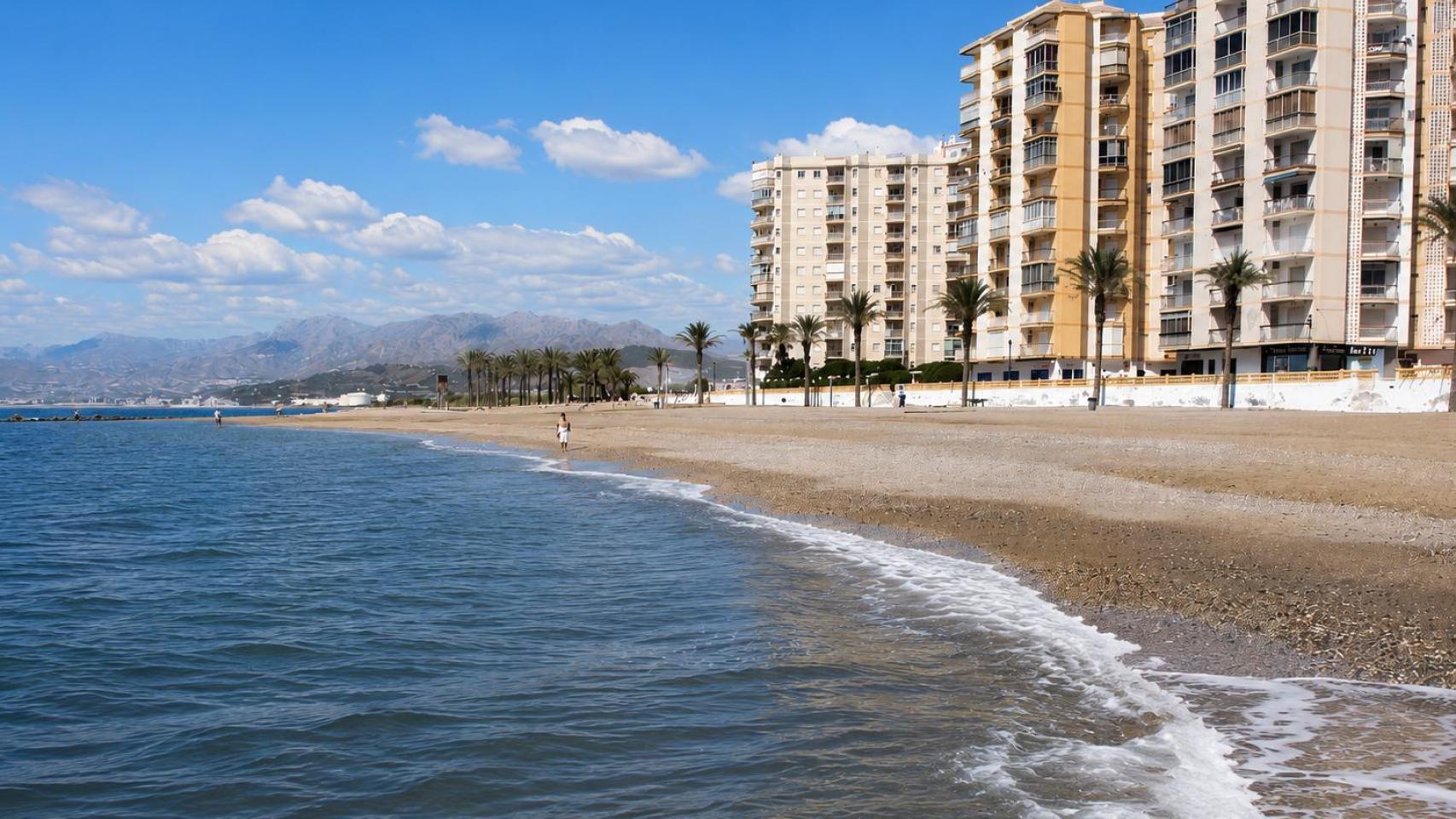  Torrenueva Costa, una localidad situada junto al Mediterráneo.
