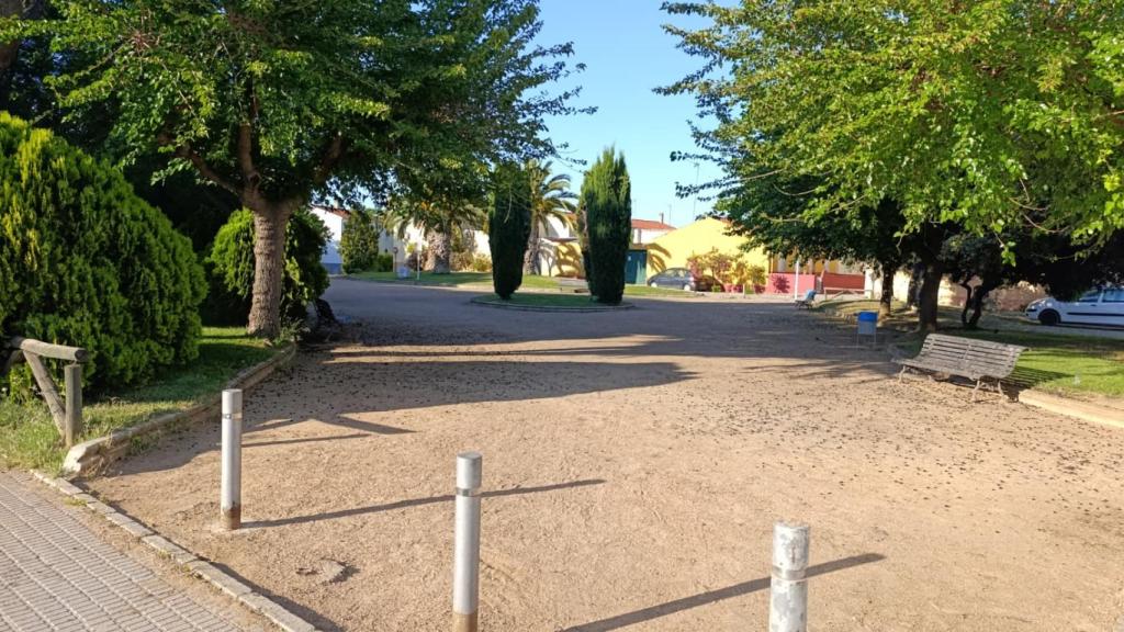 Una plaza contigua al lugar del crimen.