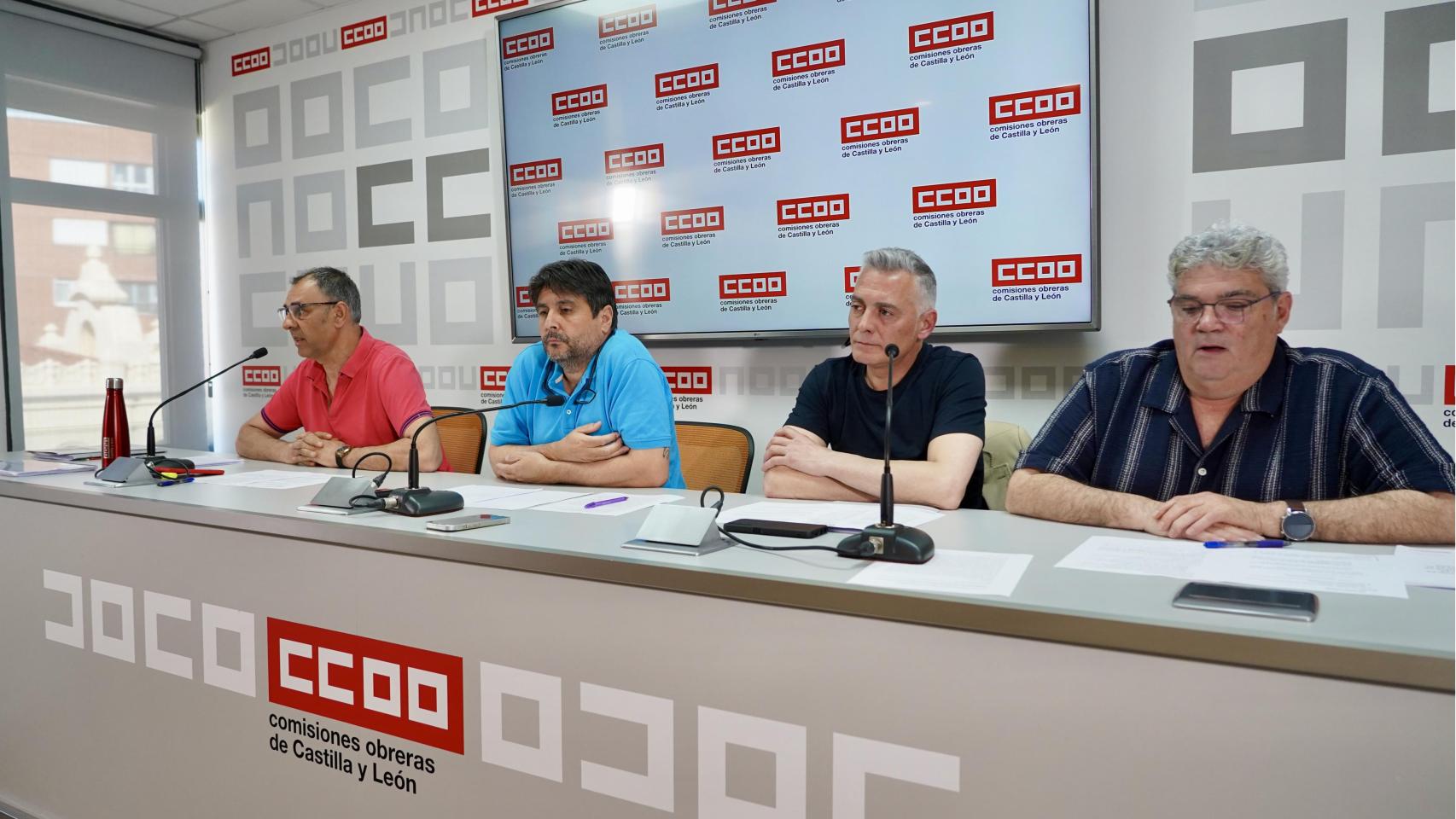 Rueda de prensa de Francisco Vega, secretario general del sector de carreteras de FSC de CC.OO. y Luis Villares, coordinador autonómico del sector de carreteras de FSC CC.OO. CyL, este jueves