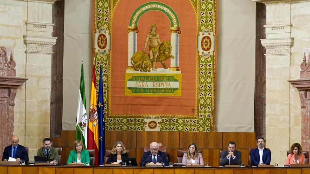 Mesa del Parlamento autonómica, presidida por Jesús Aguirre en la última legislatura.