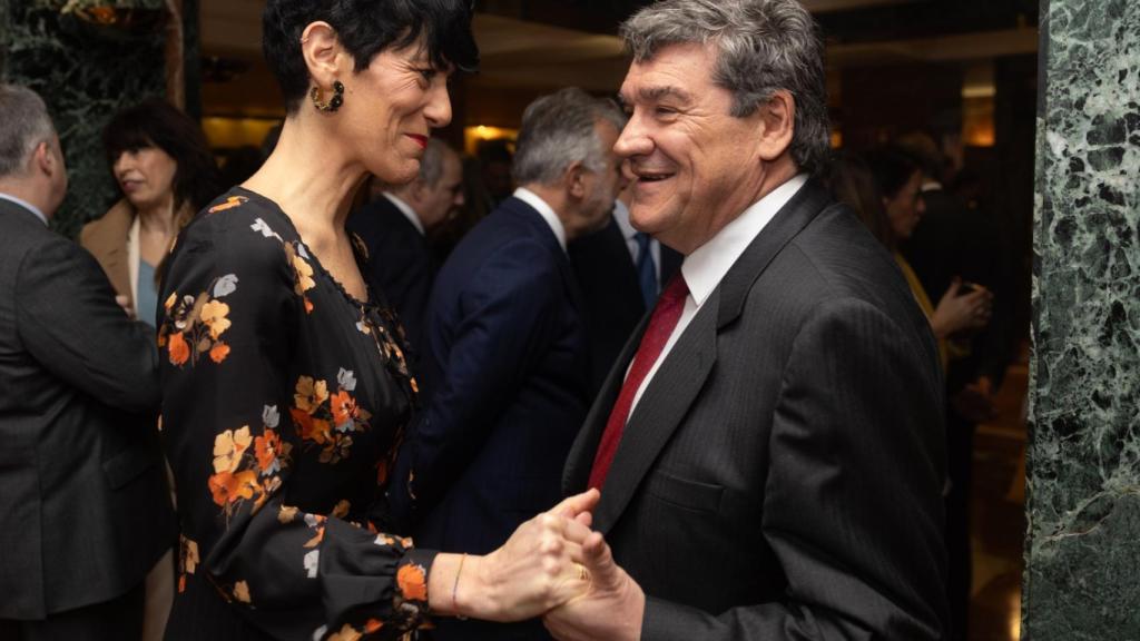 La ministra de Inclusión, Seguridad Social y Migraciones, Enma Sáiz y su antecesor, José Luis Escrivá. 