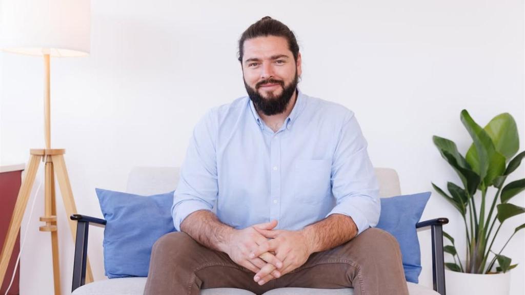Aleix Hildebrandt es psicólogo especialista en depresión y ansiedad.