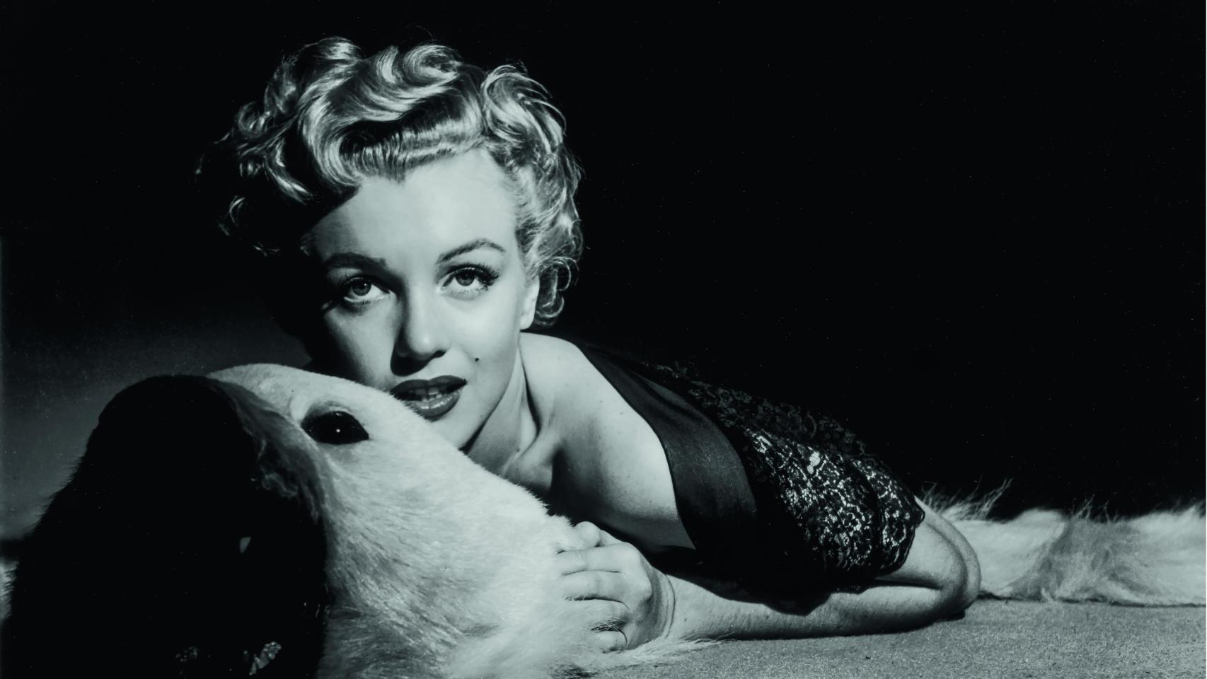 Retrato de Marilyn Monroe realizado por Slim Aarons a principios de los 50 ('Marilyn'. Blume, 2025)