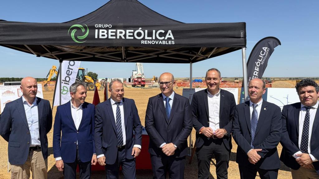 Acto de primera piedra en el Área de Servicio Tierra de Campos en Villalpando (Zamora).