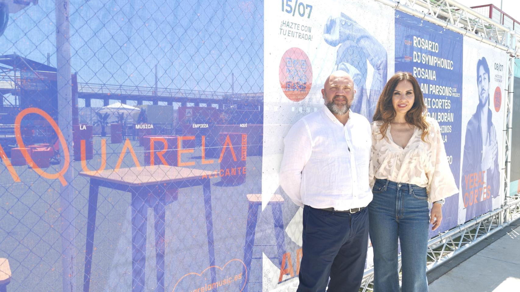 Antonio Riera y la concejala de Turismo Ana Poquet, este mediodía en el Puerto de Alicante.