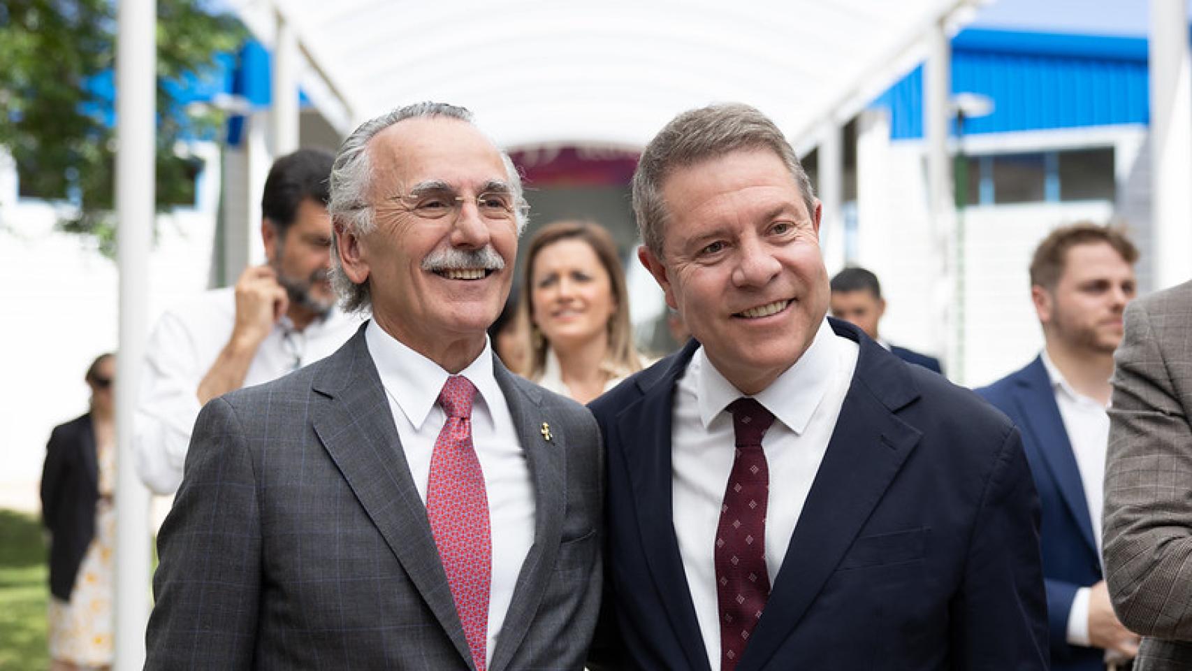Luis Furnells, presidente ejecutivo del Grupo Oesía, junto al presidente de Castilla-La Mancha, Emiliano García-Page.
