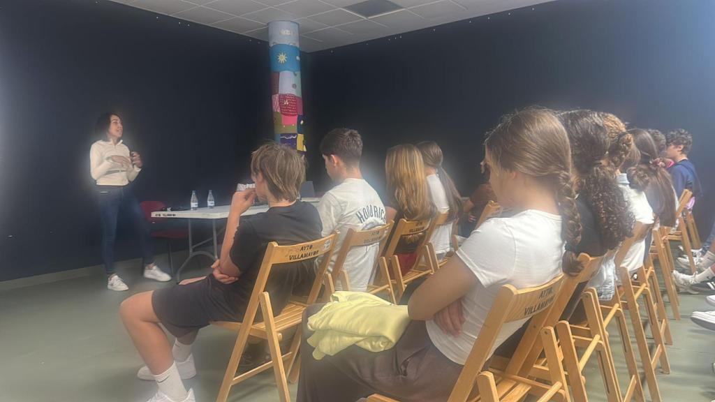  Dori Ruano y Yelyzaveta Havrylova emocionan a los jóvenes de Villamayor en la IX Edición de la Igualdad a través del deporte.