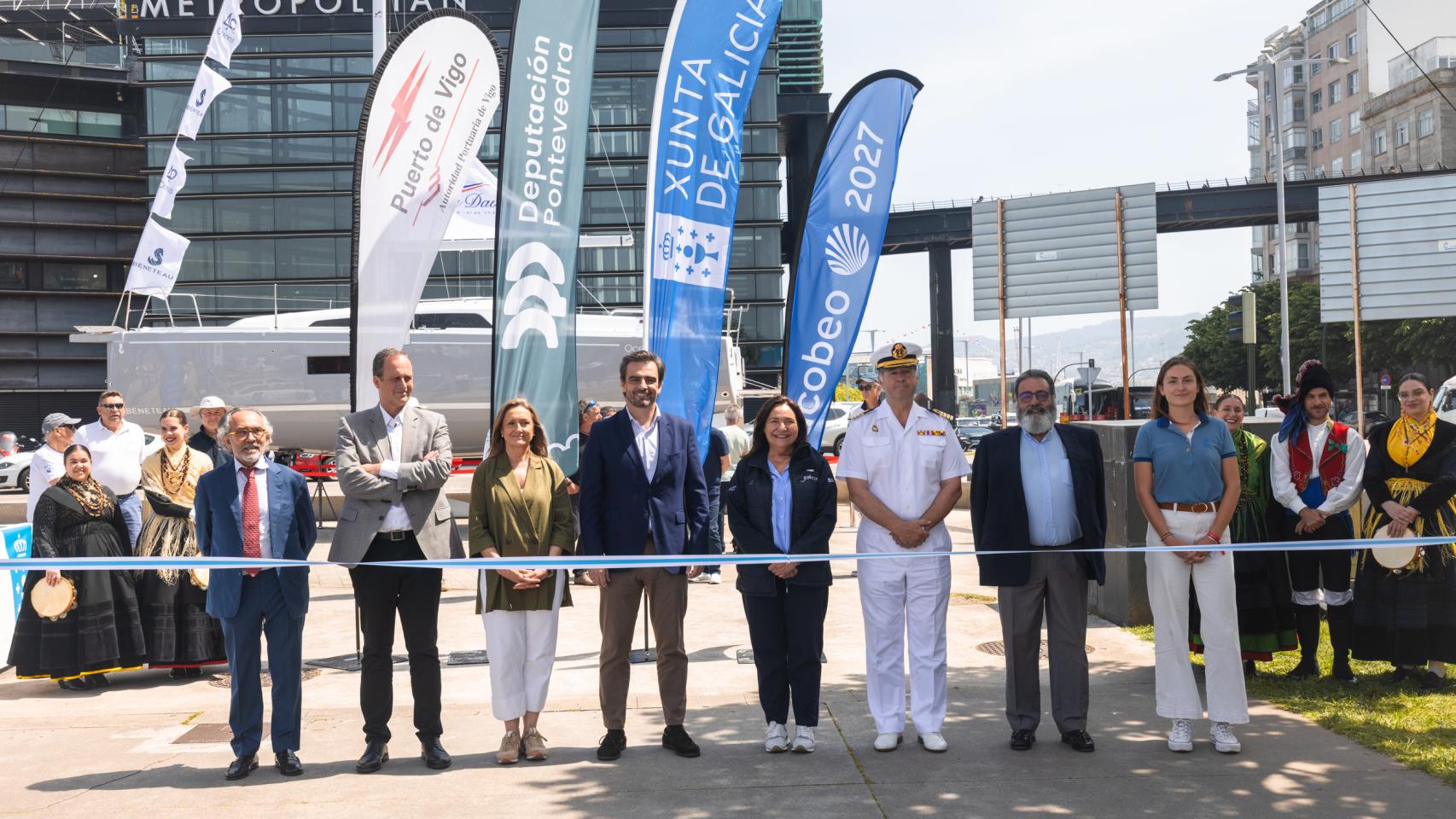 Desde la izq.: Mario Cardama, Carlos Botana, Luisa Sánchez, Diego Calvo, Ana Ortiz, Jaime Toledano, Manuel Villaverde y Philippine Collod