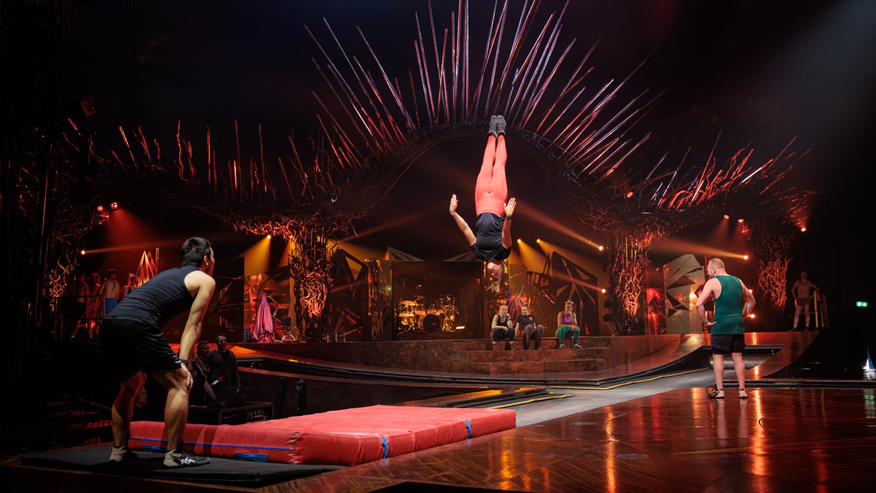 Los artistas durante los ensayos del Circo del Sol en Valencia