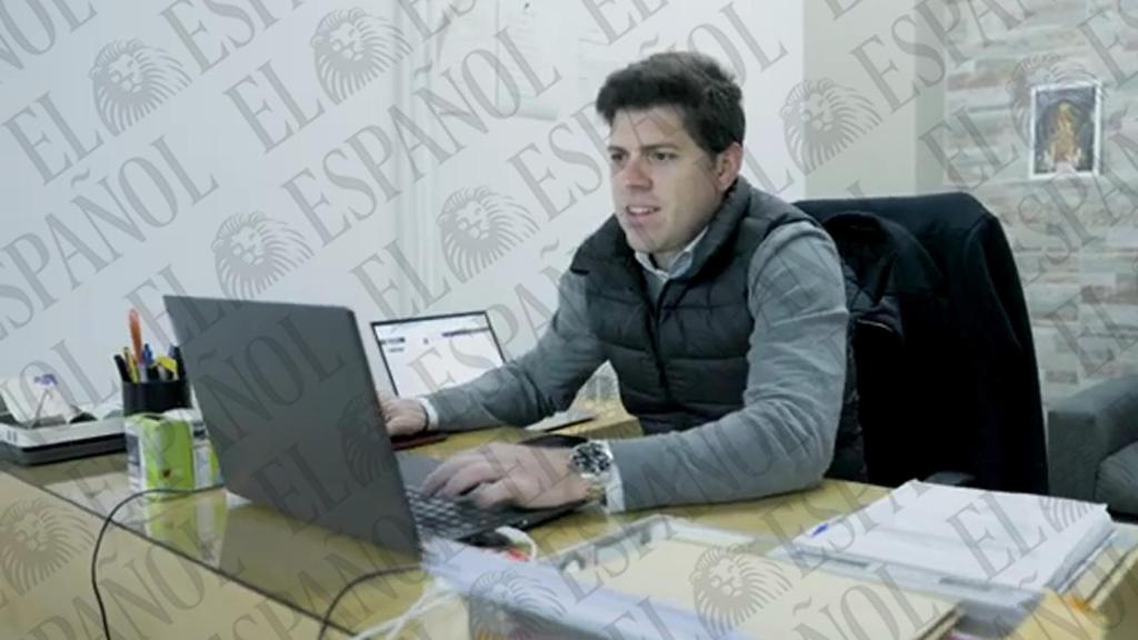 Carlos Alberto Parra Delgado, en su oficina