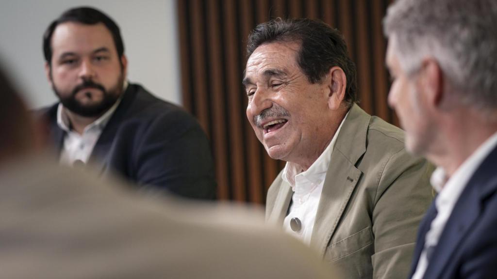 Un momento en la mesa redonda.