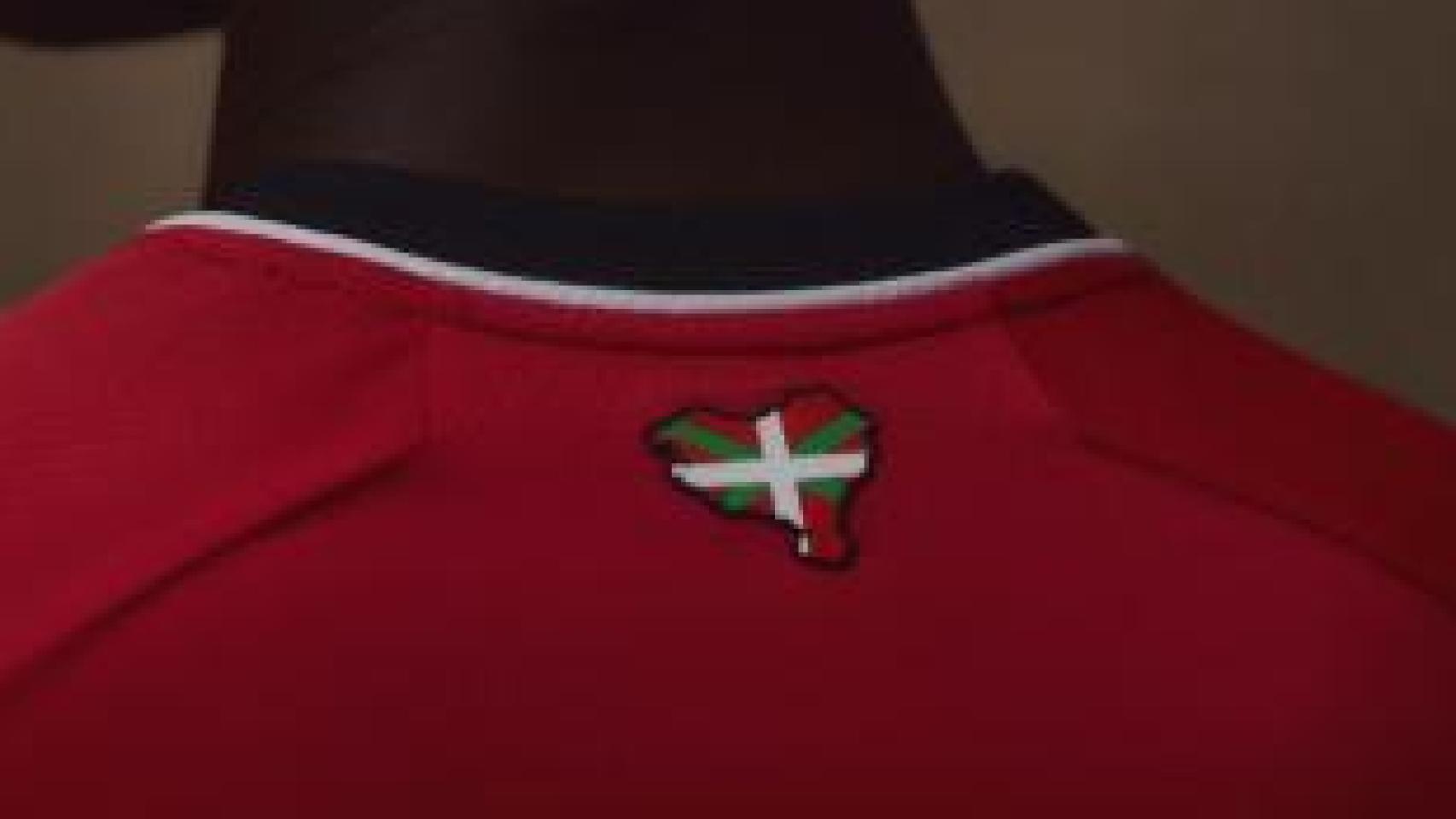 La nueva equipación del Club Athletic de Bilbao para la próxima temporada con el mapa de Euskal Herria.