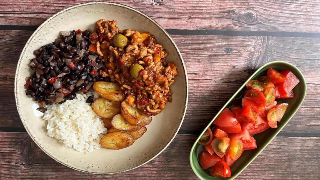 Lo que se imagina un cubano cuando le hablas de arroz a la cubana