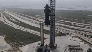 La Starship V3 es montada en el cohete Super Heavy antes de su lanzamiento