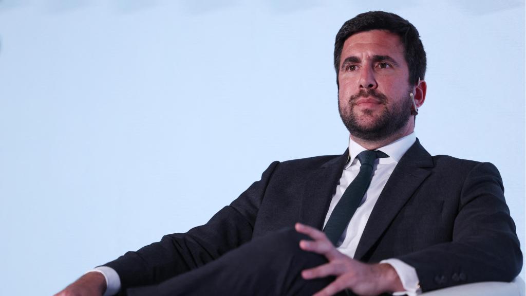 Enrique Riquelme, presidente del Grupo Cox, durante un foro económico.