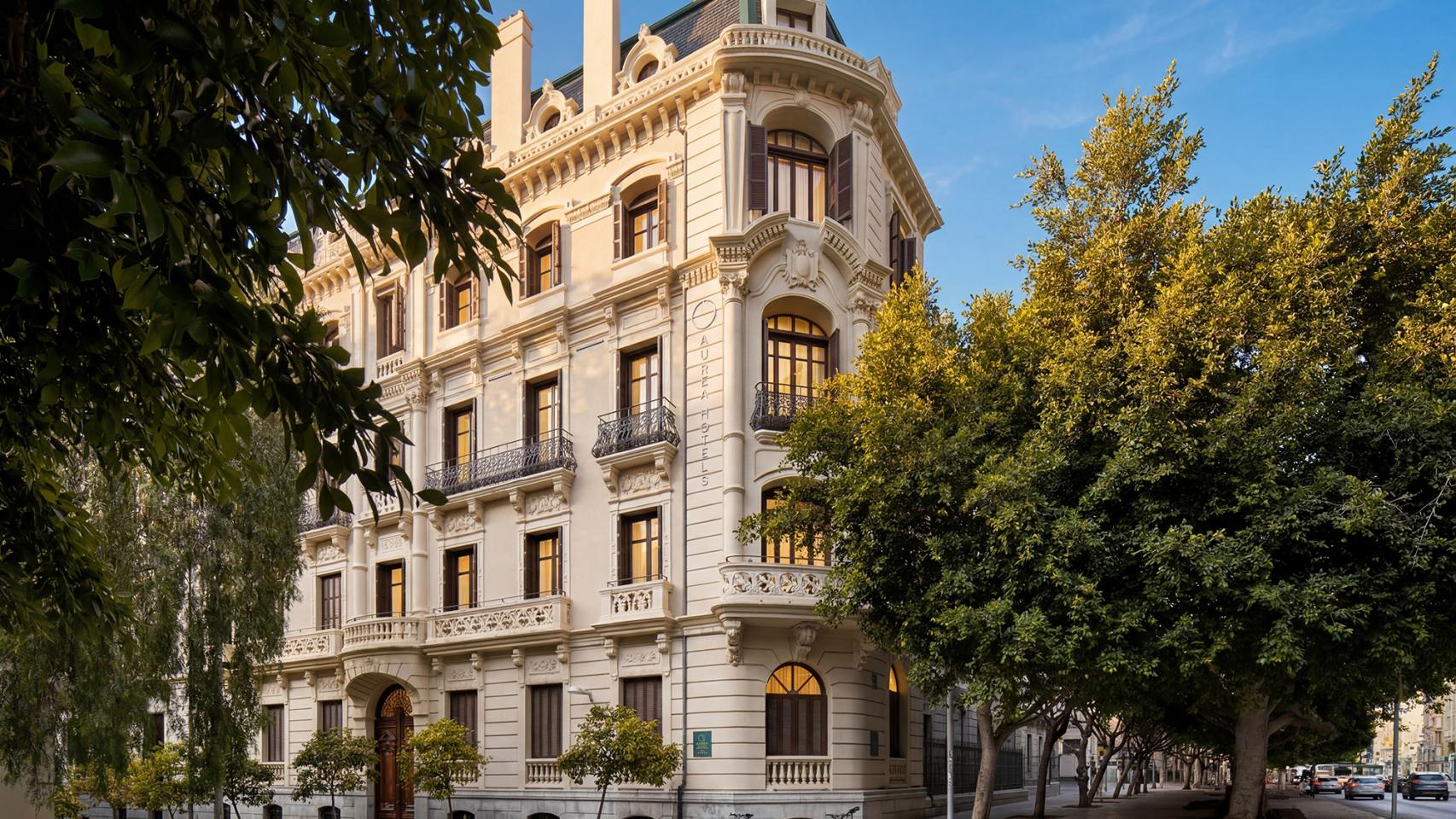 La fachada del nuevo hotel de Mágala el Áurea Palacio de Tinta.