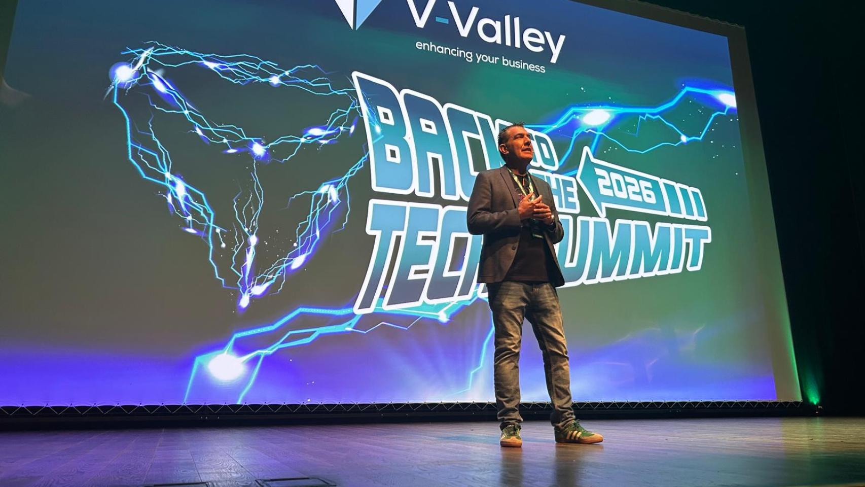 Hugo Fernández, CEO de V-Valley en la inaguración del evento de la compañía en Ávila.