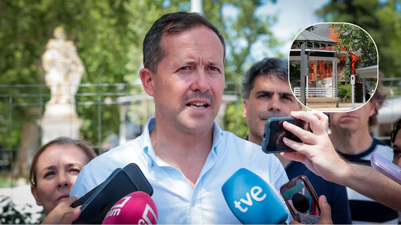 Carlos Velázquez, atiende a los medios tras el incendio de la Casa de Corcho.