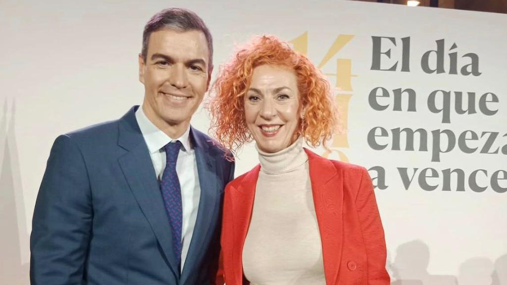 Pedro Sánchez junto a Antonia Alcázar, alcaldesa socialista y hermana de la secretaria imputada de Zapatero, Gertrudis.