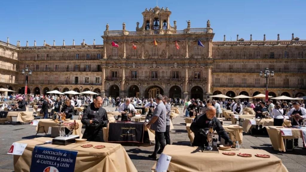Imagen de los cortadores de jamón en la celebración de la pasada edición del Foro Internacional del Ibérico.