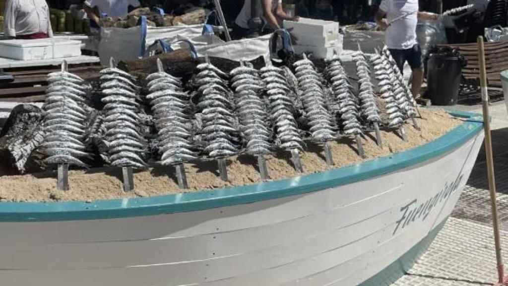 Espetos de Málaga en la plaza de Olavide. 