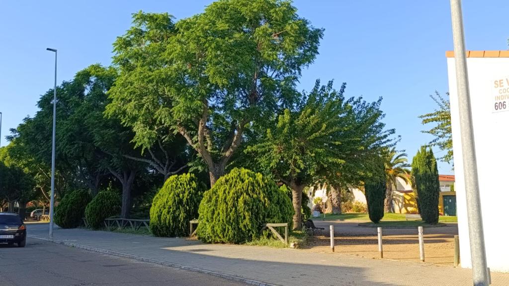 Una de las plazas contiguas al parque de Rafael Alberti, en el barrio donde tuvo lugar el asesinato a Matías de Paula.