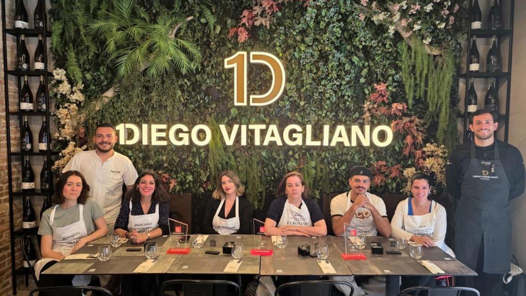 Foto de grupo con el equipo de Diego Vitagliano.