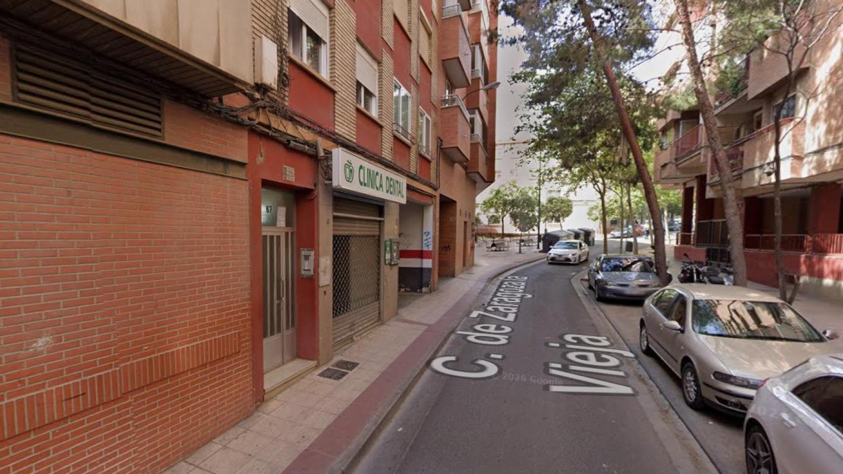 Calle Zaragoza La Vieja donde se ha producido un incendio en los trasteros de un bloque de pisos