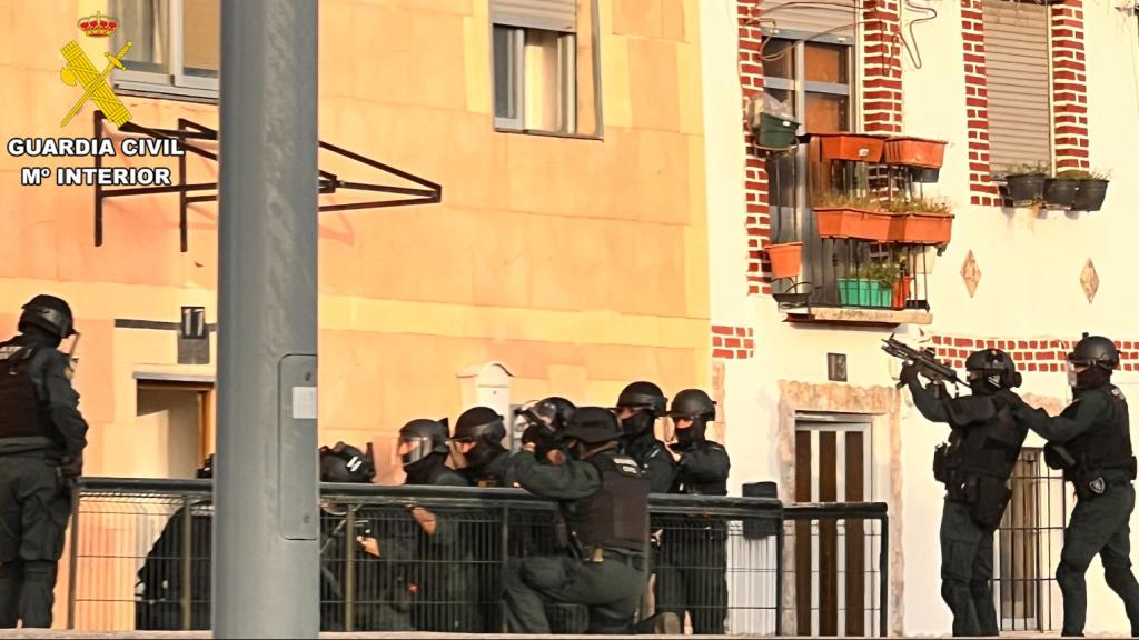 Imagen de la operación de la Guardia Civil en Astorga