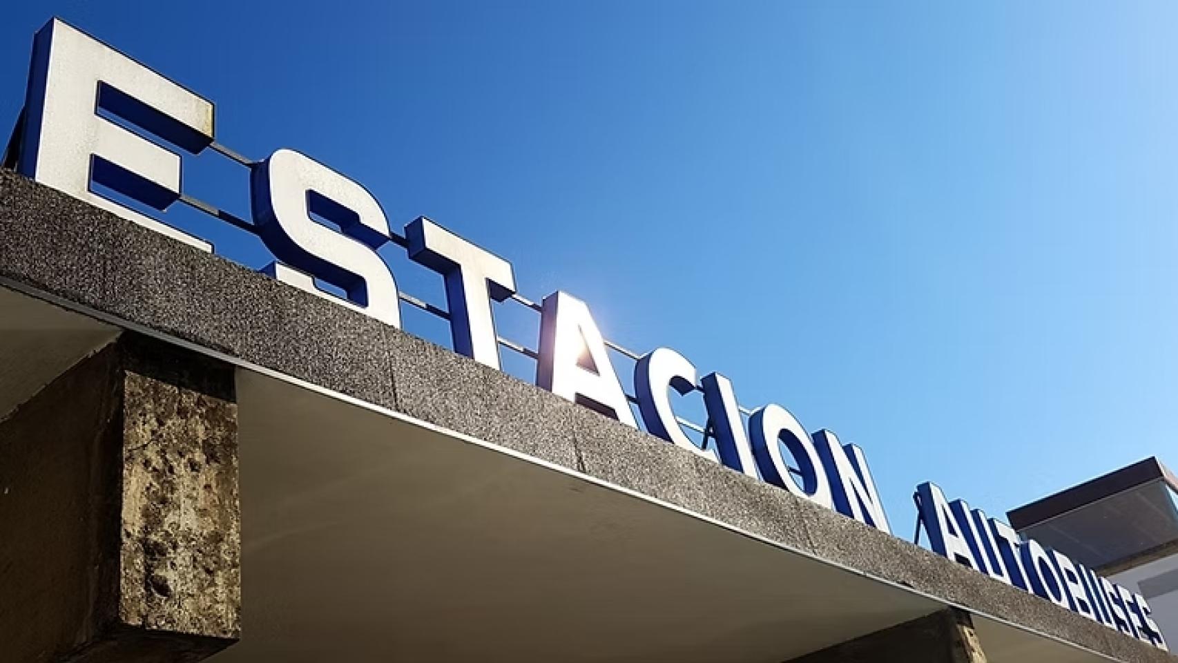Fachada de la estación de bus.