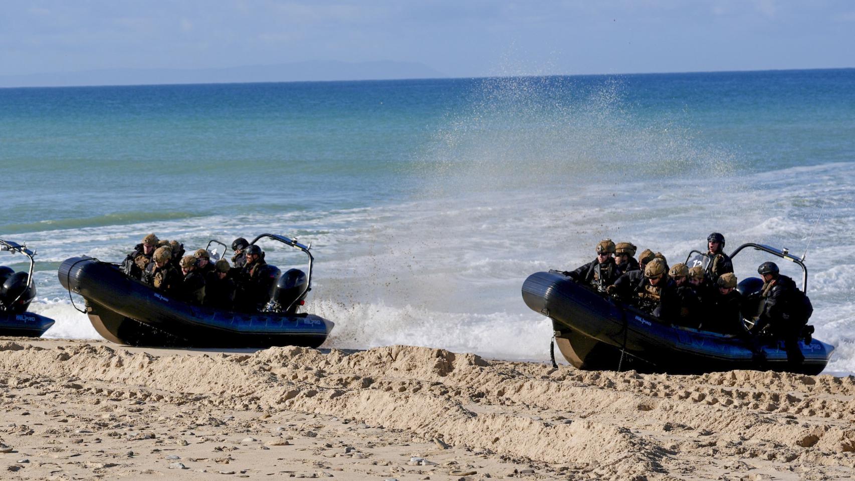 La Armada durante el ejercicio de adiestramiento Flotex-26 en Sierra de Retín, Cádiz.
