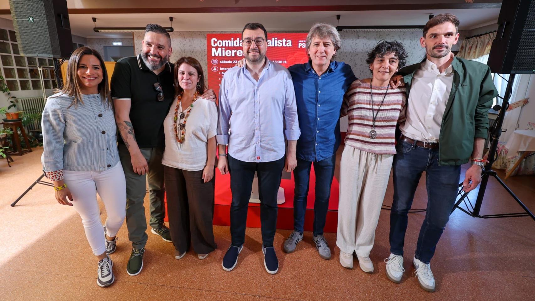 La vicesecretaria general del PSOE de Castilla y León, Nuria Rubio, la delegada del Gobierno en Asturias, Adriana Lastra, el presidente del Principado de Asturias, Adrián Barbón, y el secretario general del PSOE de Castilla y León, Carlos Martínez, en la celebración de la Fiesta de la Rosa de la Federación Socialista Asturiana (FSA-PSOE), en la localidad de Mieres, este sábado