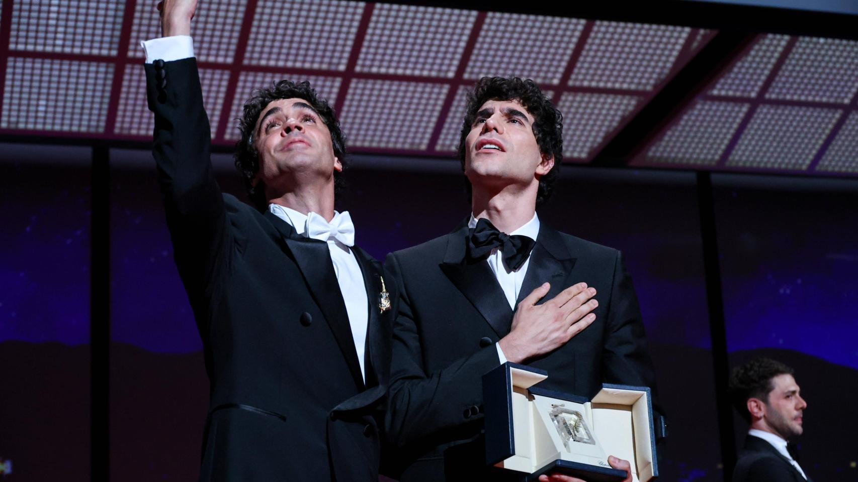 Javier Ambrossi y Javier Calvo se alzan con el premio a mejor dirección en Cannes. Foto: Gtres. 