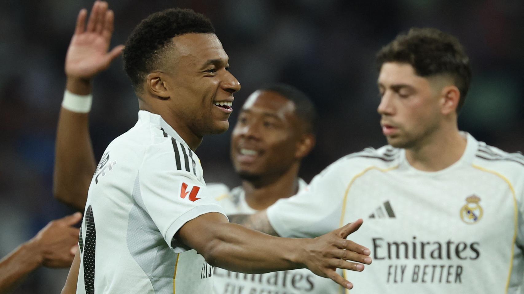 Mbappé celebra con sus compañeros el gol marcado ante el Athletic Club.